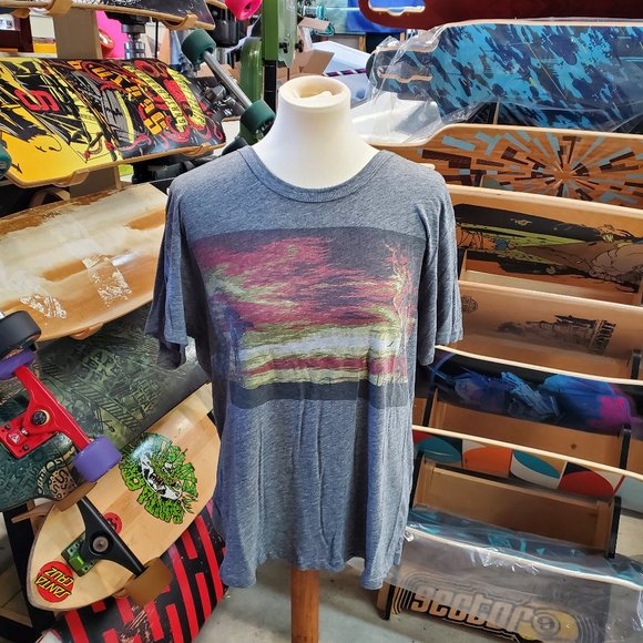 Obey - Burning Oil Fields tee (L) - Picture 1 of 3